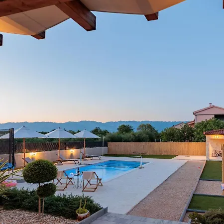 Holiday home Klm By Interhome Lovinac (Zadar)