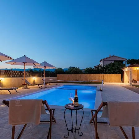 Casa de Férias Klm By Interhome Lovinac (Zadar)